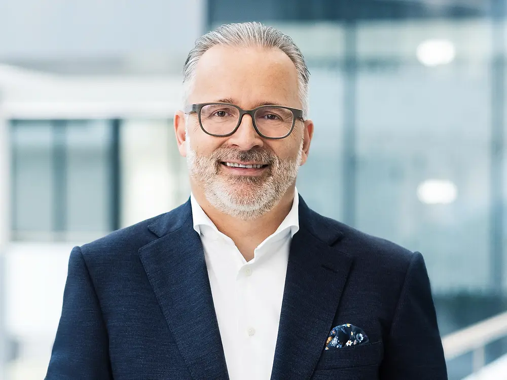 
Carsten Knobel